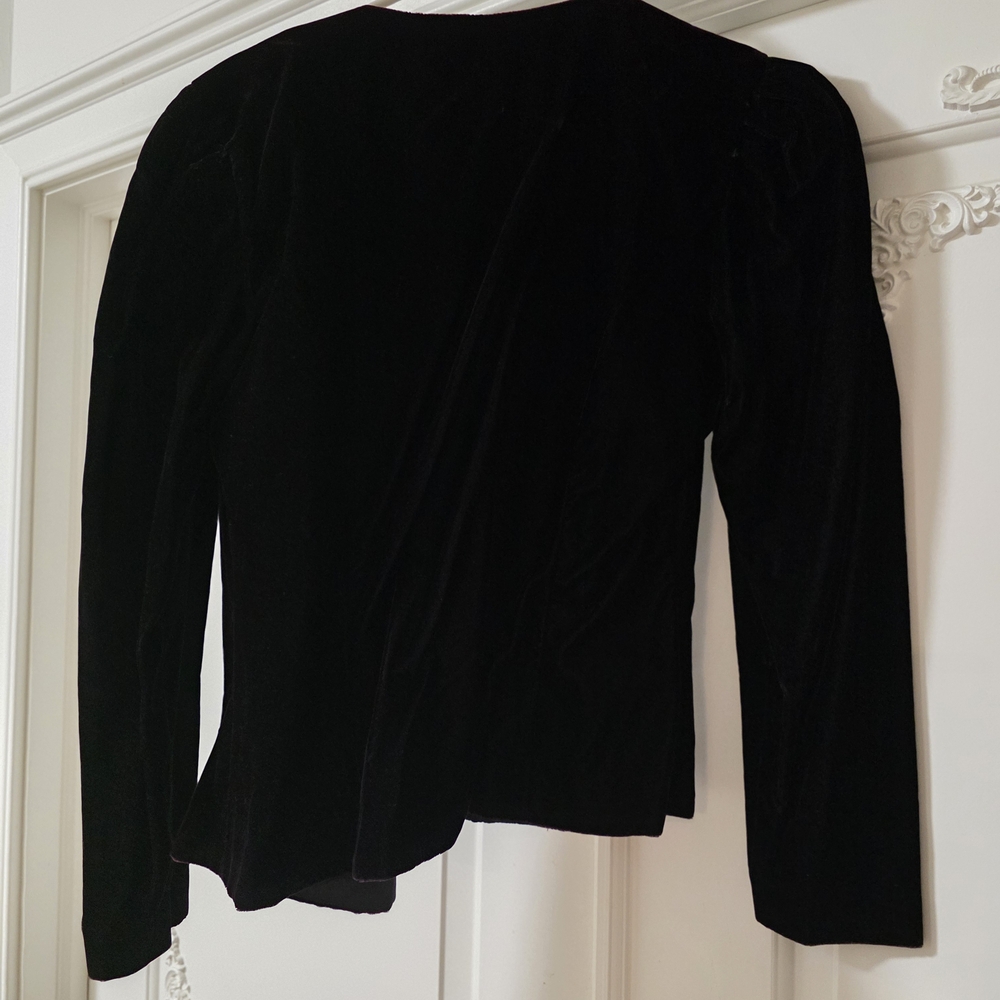 Women's Black Velvet Jacket with Lace Trim - Picture 4 of 6